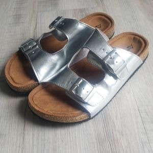 Alpine Design Sandals Size 9